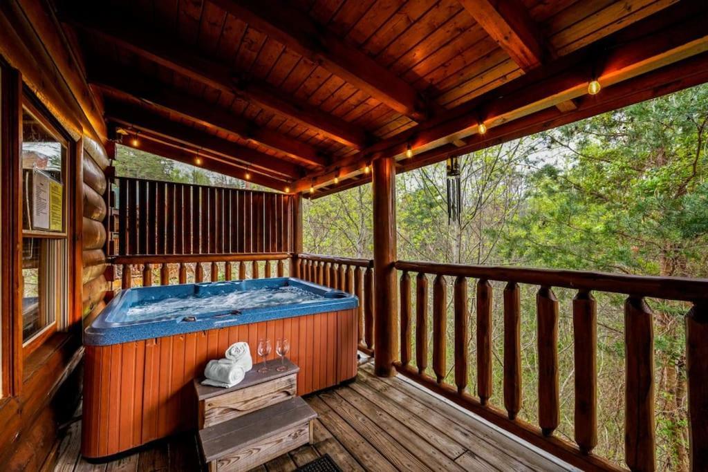 2-Bedroom Cabin With 2 Master Suites, Loft, Half-Bath And Hot Tub In A Serene Resort Setting Sevierville Dış mekan fotoğraf