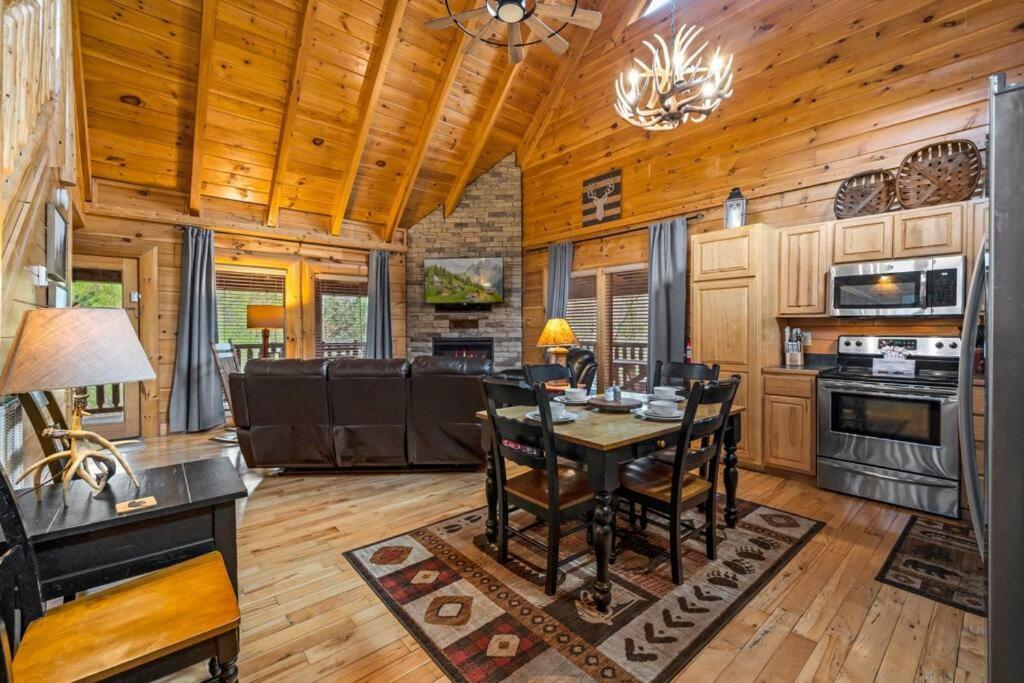 2-Bedroom Cabin With 2 Master Suites, Loft, Half-Bath And Hot Tub In A Serene Resort Setting Sevierville Dış mekan fotoğraf