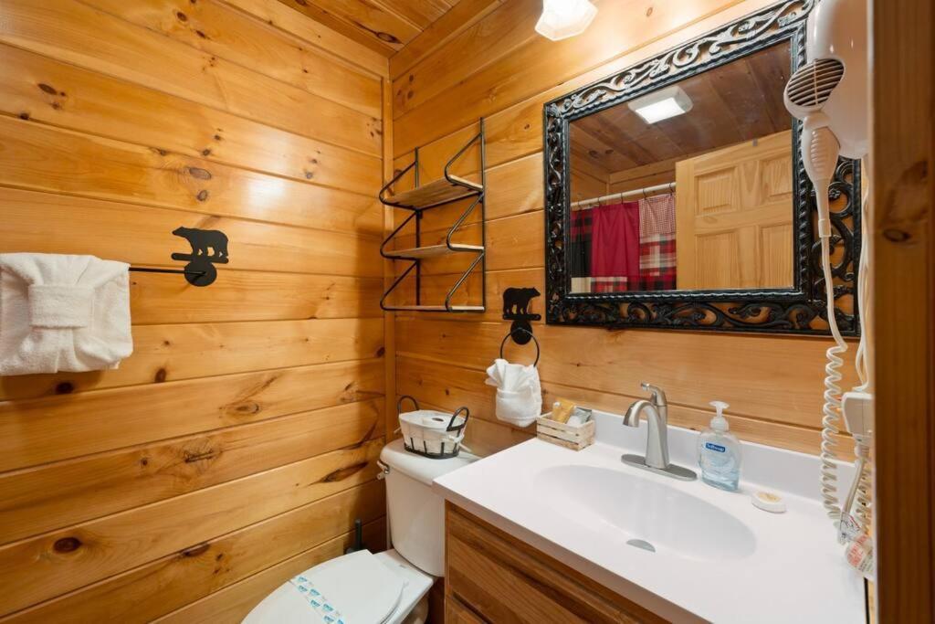 2-Bedroom Cabin With 2 Master Suites, Loft, Half-Bath And Hot Tub In A Serene Resort Setting Sevierville Dış mekan fotoğraf
